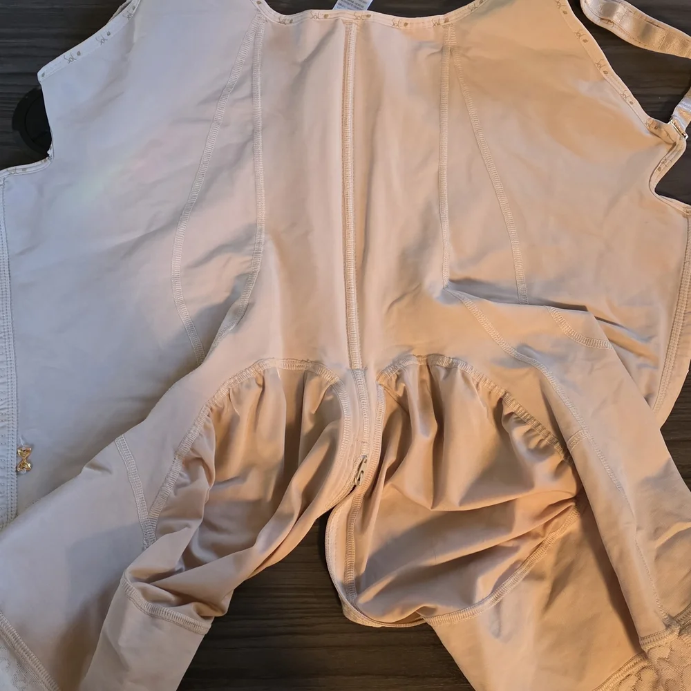 Seamless Beige Shapewear Bodysuit - Picture 2 of 5